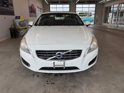 2012 Volvo S60 — side profile view