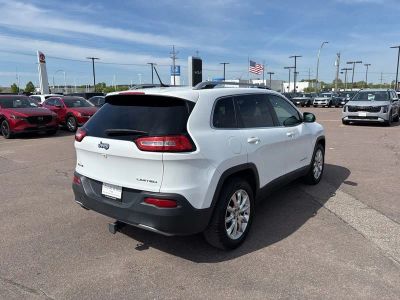 2015 Jeep Cherokee — detail view