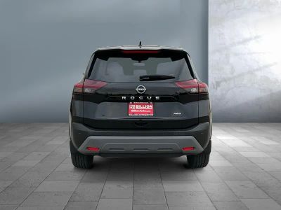 2023 Nissan Rogue — detail view