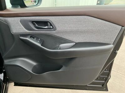 2023 Nissan Rogue — photo 21 view