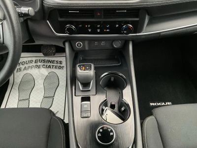 2023 Nissan Rogue — photo 13 view