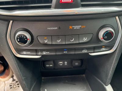 2020 Hyundai Santa Fe - Photo 11