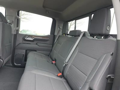 2026 Chevrolet Silverado 1500 — photo 12 view