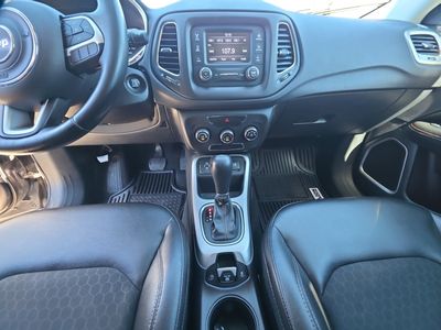 2018 Jeep Compass — photo 13 view
