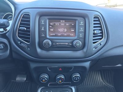 2018 Jeep Compass — photo 11 view