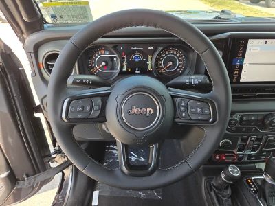 2026 Jeep Gladiator — photo 16 view