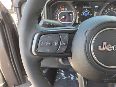 2026 Jeep Gladiator — photo 17 view