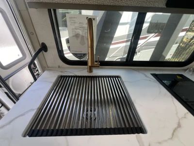 2027 Thor Motor Coach CHATEAU — photo 8 view