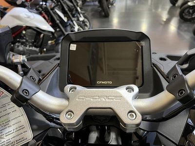 2026 CFMOTO CFORCE 1000 Touring - Photo 9
