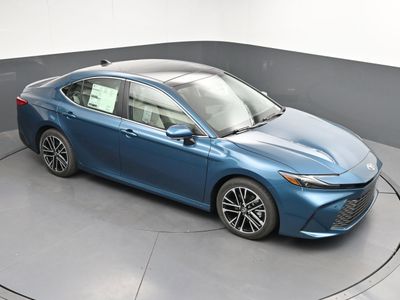 2026 2025 Toyota Camry XLE Sedan — photo 28 view