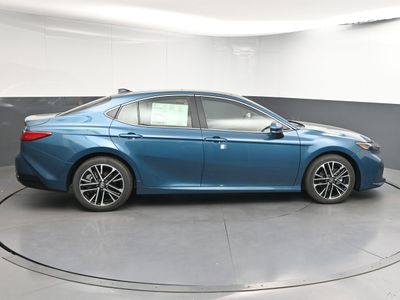 2026 2025 Toyota Camry XLE Sedan — photo 8 view