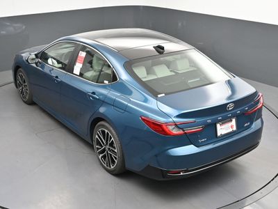 2026 2025 Toyota Camry XLE Sedan — photo 32 view