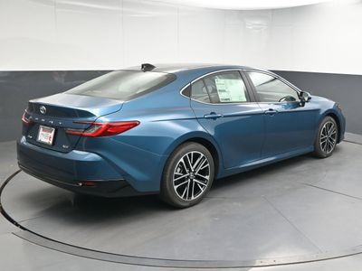 2026 2025 Toyota Camry XLE Sedan — photo 7 view