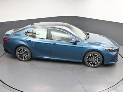 2026 2025 Toyota Camry XLE Sedan — photo 29 view