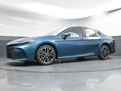 2026 2025 Toyota Camry XLE Sedan — photo 18 view