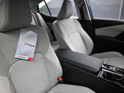 2026 2025 Toyota Camry XLE Sedan — photo 17 view