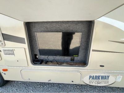 2015 Coachmen RV Leprechaun - Photo 5