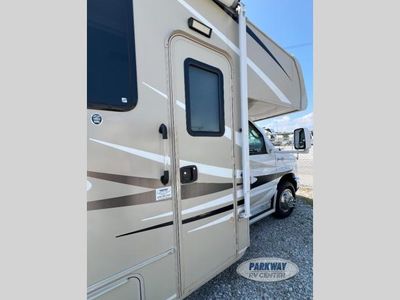 2015 Coachmen RV Leprechaun - Photo 6