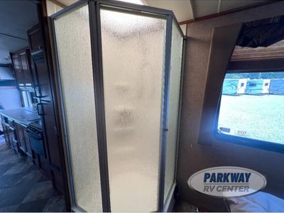 2015 Coachmen RV Leprechaun - Photo 17