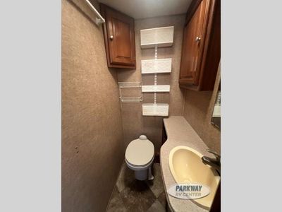 2015 Coachmen RV Leprechaun - Photo 18