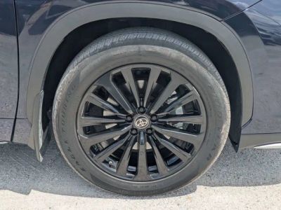 2023 Toyota Highlander — photo 10 view