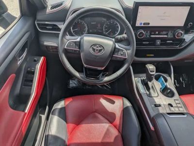 2023 Toyota Highlander — photo 14 view