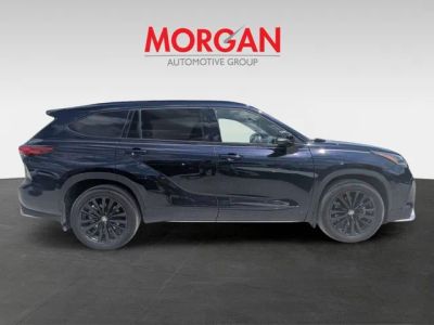 2023 Toyota Highlander — side profile view
