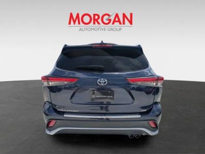2023 Toyota Highlander — interior view