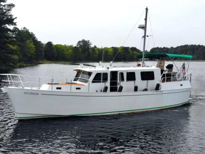 1985 MetalCraft 44 — front three-quarter view