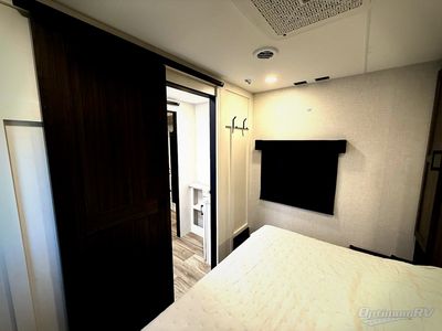 2026 Venture RV SportTrek - Photo 27
