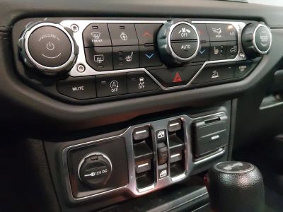 2024 Jeep Wrangler - Photo 19
