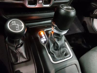 2024 Jeep Wrangler - Photo 18