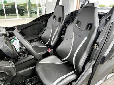 2025 Can-Am Commander MAX XT 700 - Photo 13
