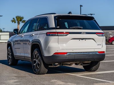2025 Jeep Grand Cherokee - Photo 4