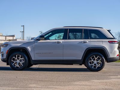 2025 Jeep Grand Cherokee - Photo 3