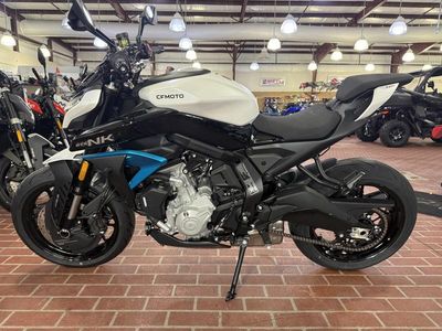 2026 CFMOTO 675NK - Photo 8