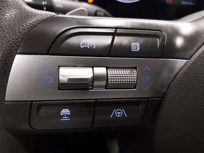 2025 Hyundai Sonata - Photo 18