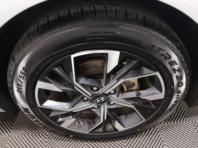 2025 Hyundai Sonata - Photo 10