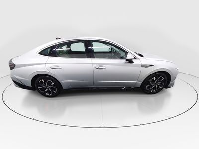 2025 Hyundai Sonata - Photo 8