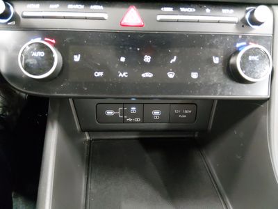 2025 Hyundai Sonata - Photo 17