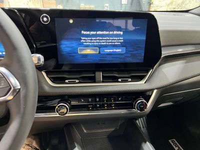 2026 Chevrolet Equinox — photo 12 view
