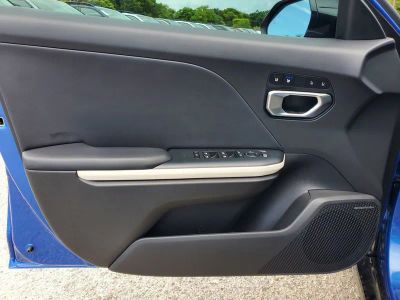 2025 Kia K4 — photo 14 view