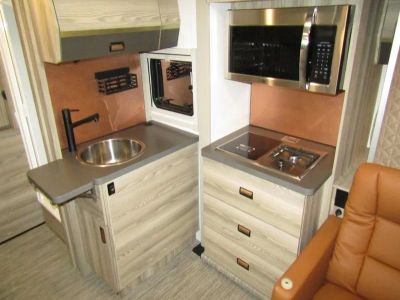 2025 Winnebago VIEW - Photo 7