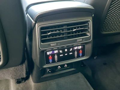 2023 Audi Q8 — photo 27 view