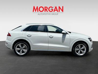 2023 Audi Q8 — photo 8 view