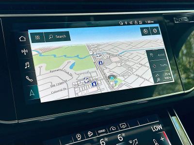 2023 Audi Q8 — photo 13 view