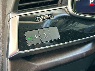 2023 Audi Q8 — photo 10 view
