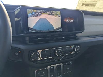 2026 Jeep Wrangler — photo 18 view