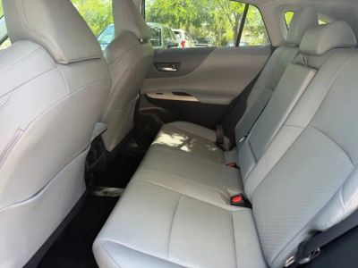 2024 Toyota Venza — photo 11 view