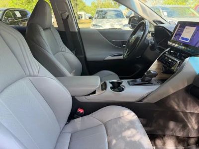 2024 Toyota Venza — photo 9 view